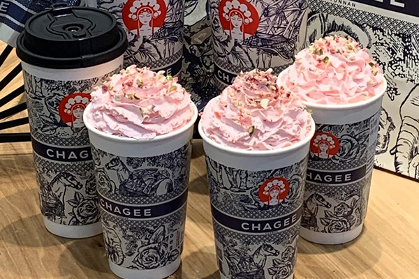 零经验创业者如何通过加盟霸王茶姬实现快速开店并获得盈利